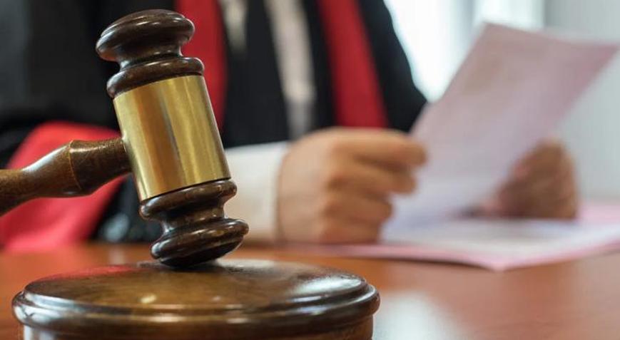 Komşu balkona halı silkeledi, huzuru bozma cezası aldı