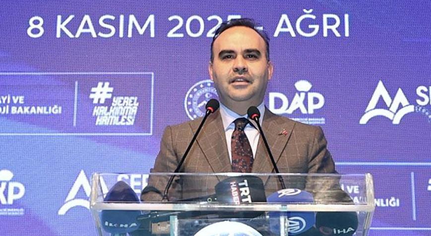 Bakan Kacır: Türk milleti, gençlerinin eserleriyle gökyüzüne imzasını attı