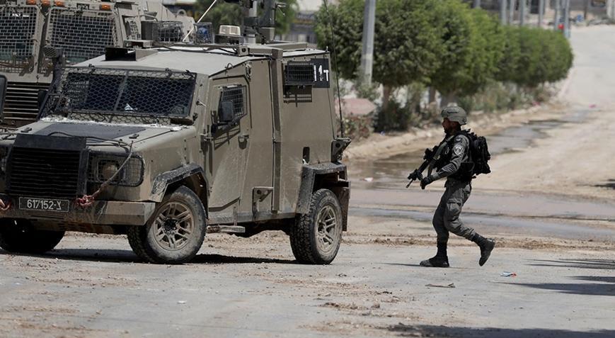 İsrailden Suriyeye saldırı Köylerde yol kontrol noktaları kurdu