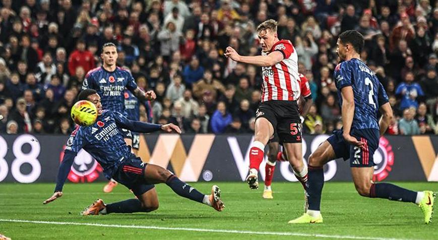 İngilterede lider Arsenale son dakikada soğuk duş