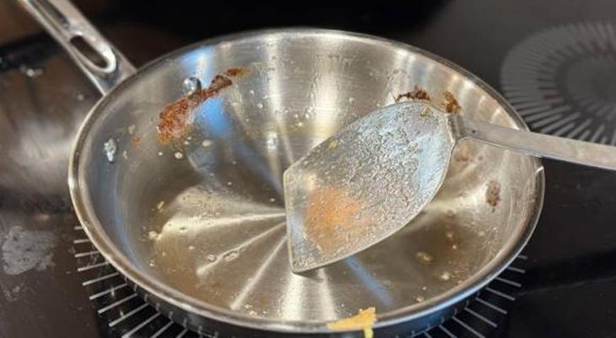 Yapışmayan tavanın sırrını şefler verdi Isıtırken yapmak gerekiyormuş