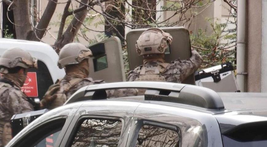 Başkentte dehşet Kız arkadaşını görmek isteyen adam intihara kalkıştı