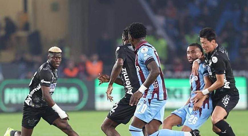 Fatih Tekkenin Trabzonsporu şampiyonluk yarışında iddiasını sürdürüyor