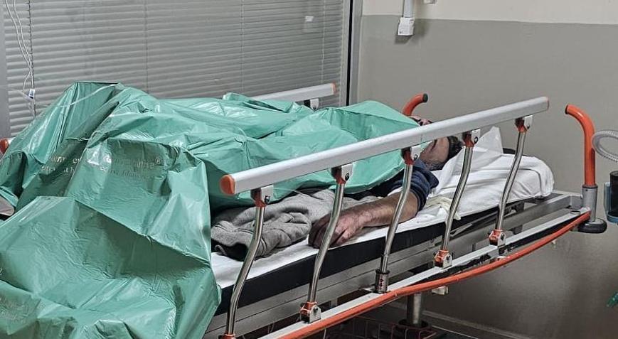 Isınmak için yaktığı ateş kıyafetlerini tutuşturdu, bacakları yandı