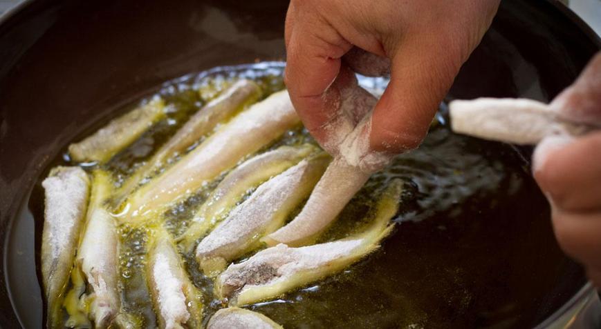 Tavada hamsi pişirmenin püf noktası Yağ çekmiyor, pamuk gibi oluyor