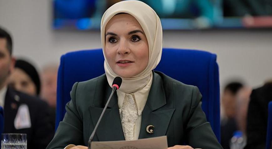 Bakan Mahinur Özdemir Göktaş: Sosyal medyada yaş sınırı düzenlemesi üzerinde çalışıyoruz