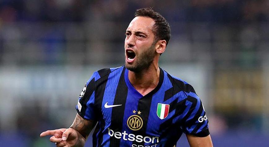 Hakan Çalhanoğluna büyük onur İtalyada ayın oyuncusu oldu