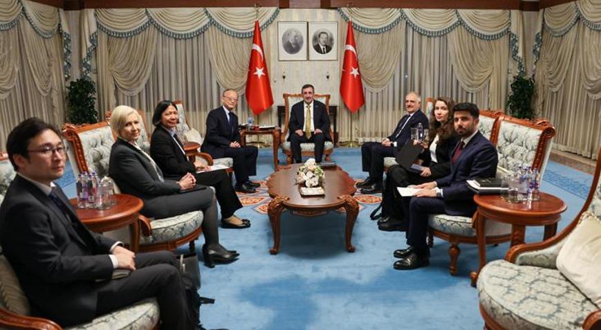 Cumhurbaşkanı Yardımcısı Yılmaz, Asya Kalkınma Bankası Başkanı Kandayı kabul etti