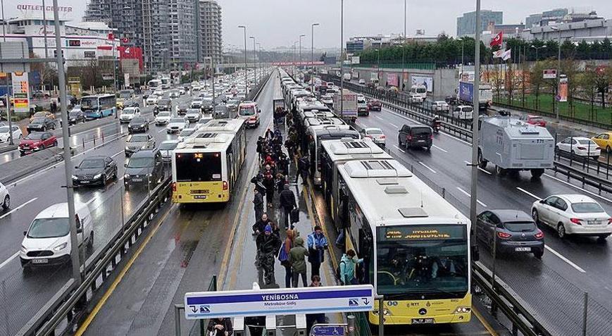 İstanbulda metrobüs güzergahı değişiyor İşte özel gün rotası...
