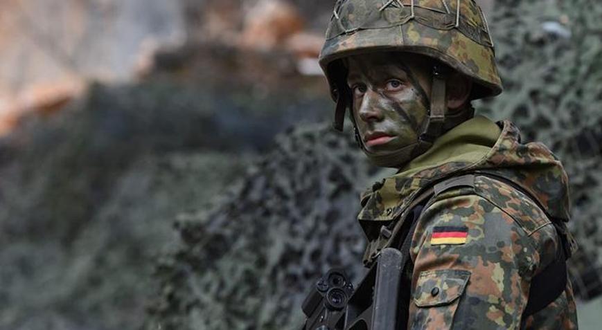 Almanya’da savaşa hazırlık Zorunlu askerlik geri mi dönüyor 2035 hedefi için orduda büyük hamle