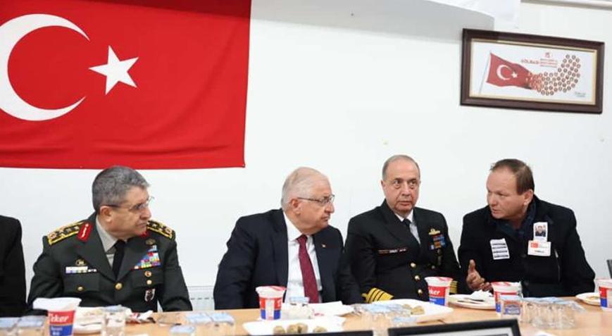 Bakan Gülerden şehit ailelerine taziye ziyareti