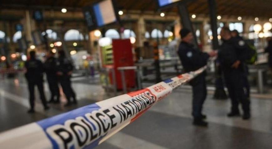 Paris’te alarm: Tren garında bıçaklı saldırgan vurularak durduruldu