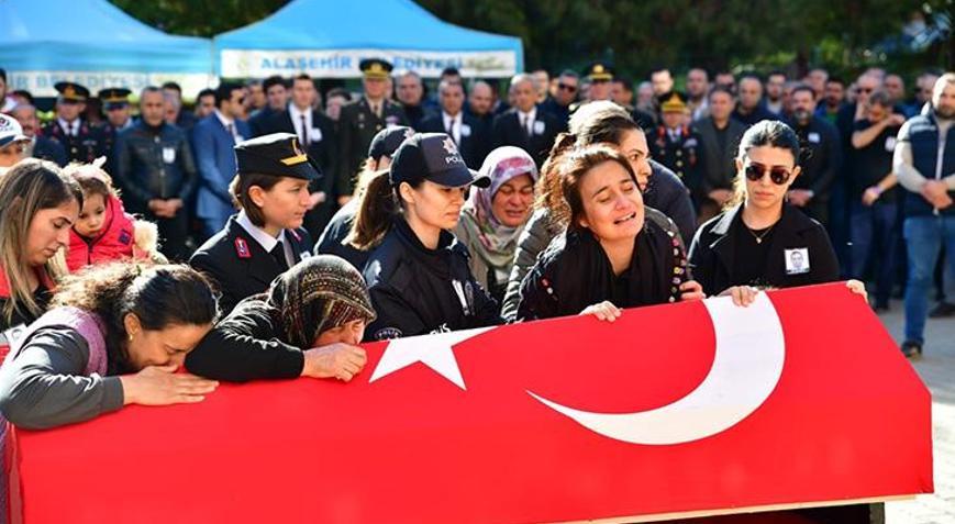 Şehit polis görev yaptığı ilçeden son yolculuğuna uğurlandı