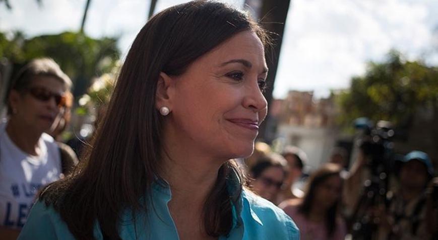 Venezuelalı muhalif lider Machadodan orduya silahları bırakın çağrısı