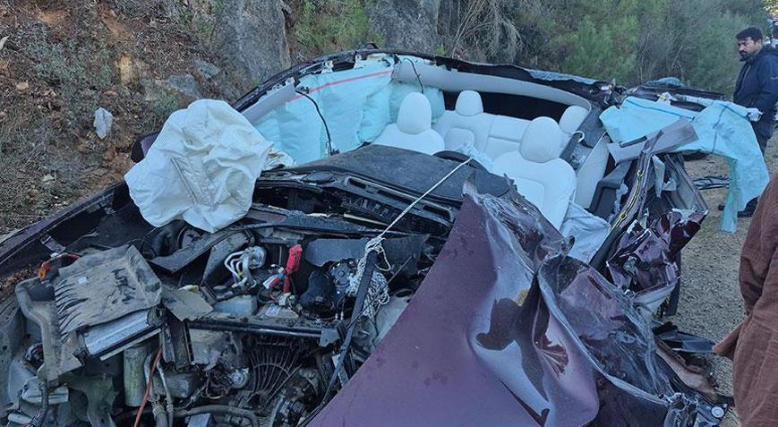 Bodrumda feci kaza TIR ile otomobilin kafa kafaya çarpıştı