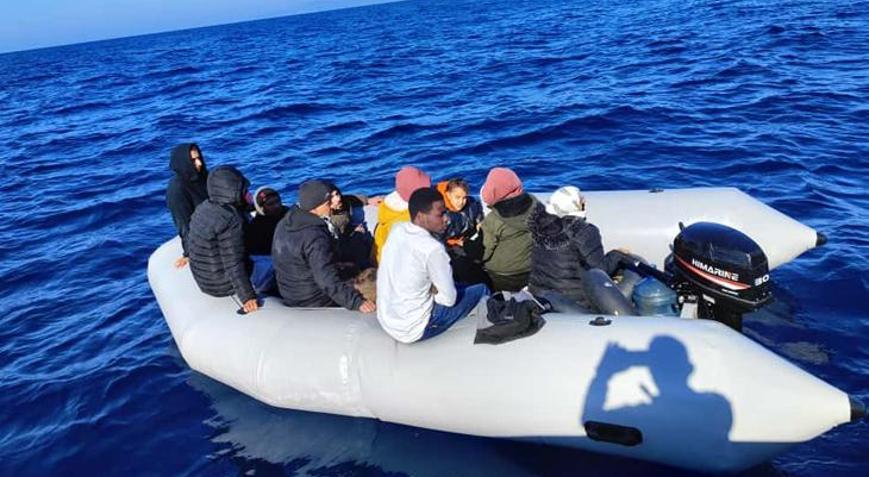 Seferihisar açıklarında 6sı çocuk 32 düzensiz göçmen kurtarıldı