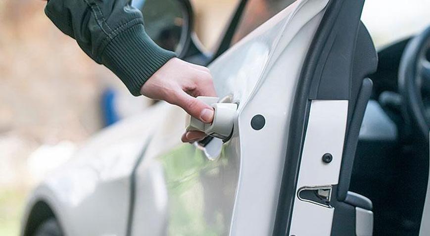 Yıllarca süren hukuk savaşı sona erdi Aracının kapısı parmağını koparan adam rekor tazminat kazandı