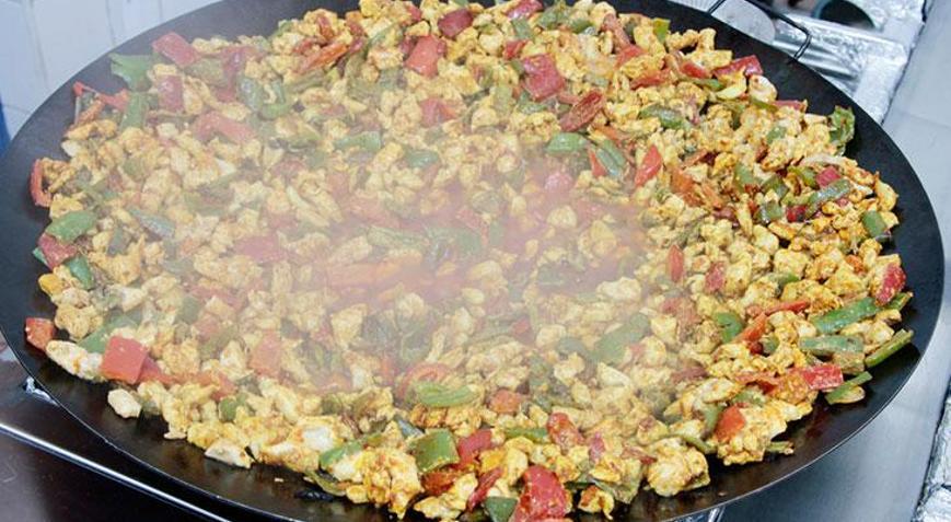 Tavuk sote yaparken mutlaka uygulayın Tavuğun sert ve kuru olmasını önlüyor