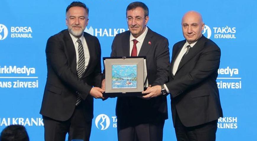 Cevdet Yılmaz: Enflasyonla mücadeleyi temel öncelik haline getirmiş durumdayız