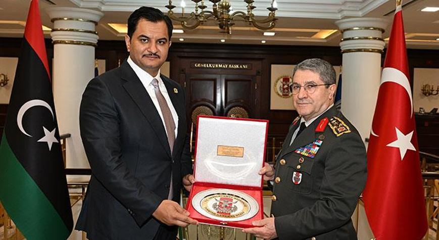 Genelkurmay Başkanı Orgeneral Bayraktaroğlu, Libya Ordusu Genel Komutan Yardımcısı Orgeneral Hafter ile görüştü