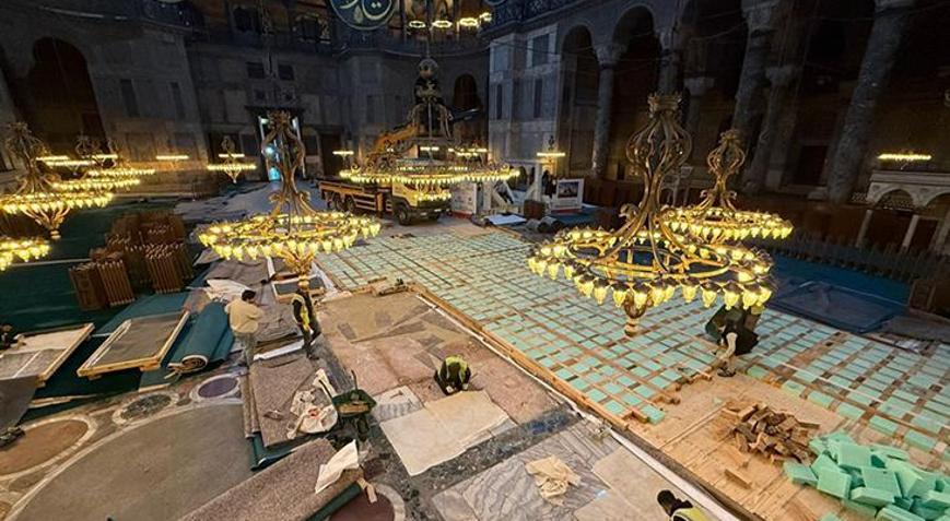 Ayasofya’ya kamyon iddialarına yanıt Fotoğraflar paylaşıldı