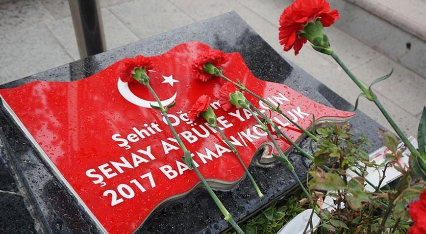 Şehit öğretmen Şenay Aybüke Yalçın mezarı başında anıldı