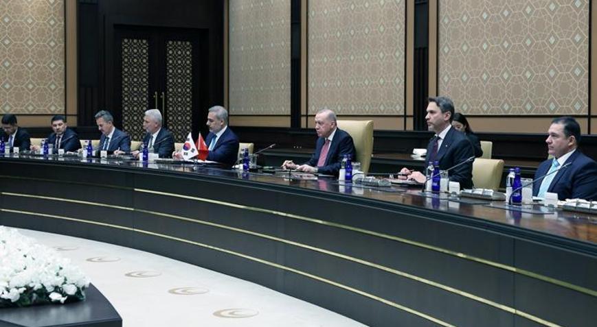 Bakan Bayraktardan, Güney Kore ile nükleer enerjide işbirliğine gidilmesine ilişkin paylaşım