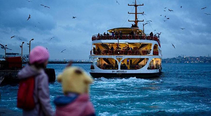 İstanbul’da elverişsiz hava koşulları nedeniyle Şehir Hatları ve İDO seferleri iptal edildi