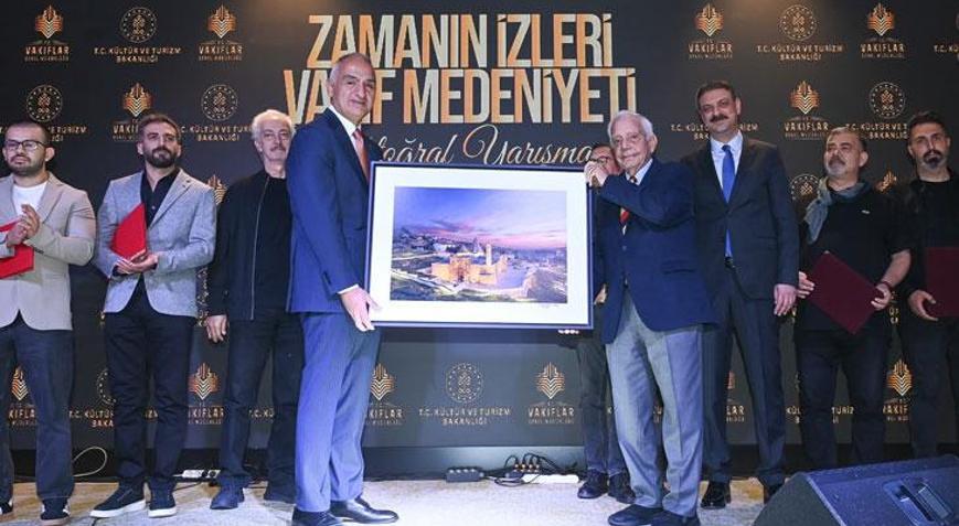 Bakan Ersoydan Ayasofya açıklaması: Ecdadın mirasına gözümüz gibi bakıyoruz