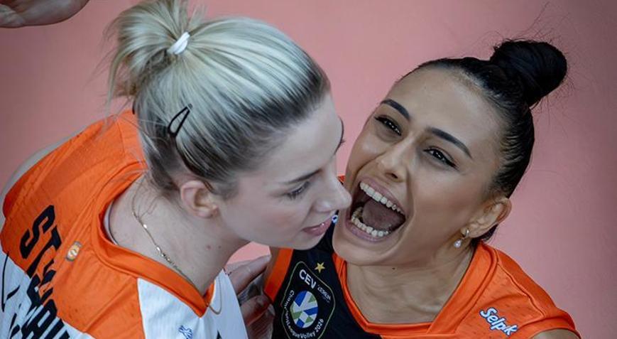 Eczacıbaşında Simge Aköz: Güzel bir voleybol izletmek istiyoruz