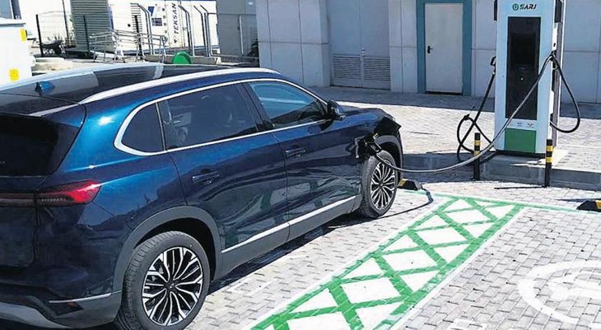 Elektrikli araçlara yeni şarj tarifesi geliyor: AVM’lerde yüksek tenhada düşük fiyat