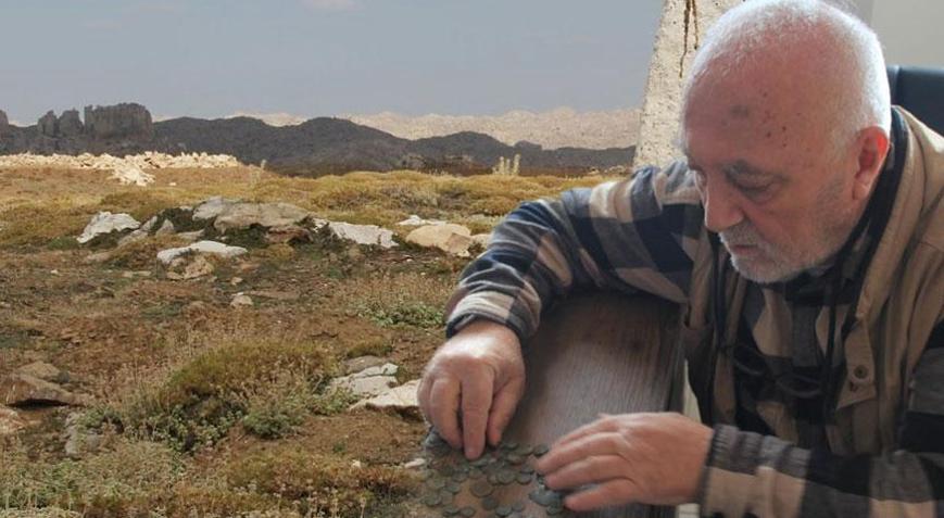 1 haftadır araştırma yapıyordu, hazine buldu ‘Toprak üzerinde serpilmiş halde bulduğum’