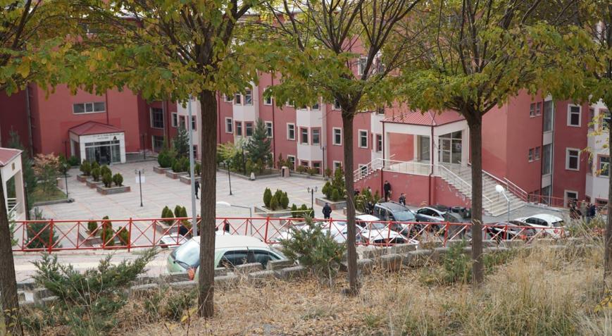 Üniversitede kadın memuru rehin alan şüpheli, susma hakkını kullandı