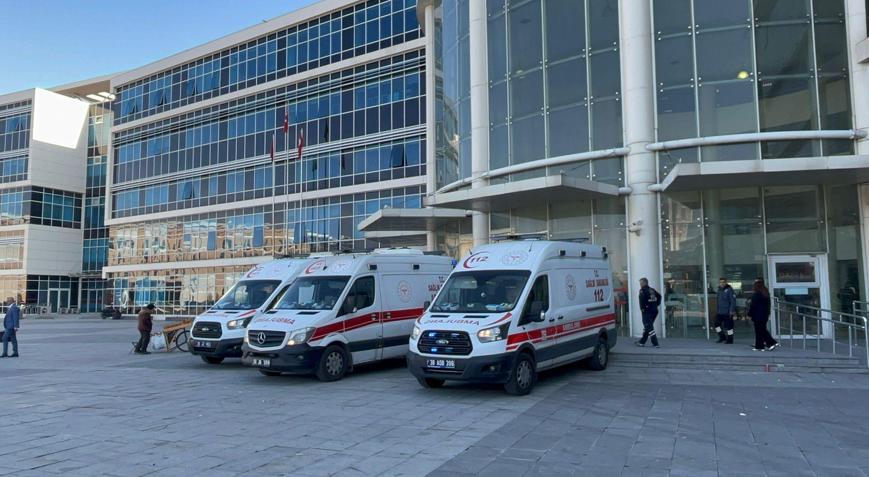 Adliye önünde boşanma davası sonrası kavga: 5 yaralı