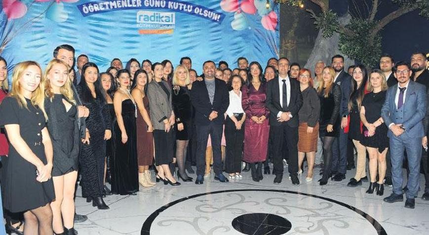 Yeni Cabaret öğretmenleri yalnız bırakmadı