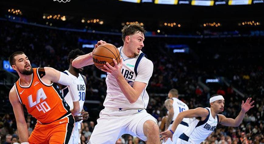 NBAde Cooper Flagg tarihe geçti Mavericks, Clippersı devirdi