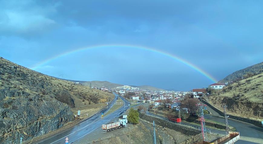 Yahyalı’da sağanak sonrası gökkuşağı oluştu