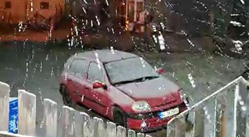 Kara kış kapıya dayandı 8 santim kar bir anda yağdı
