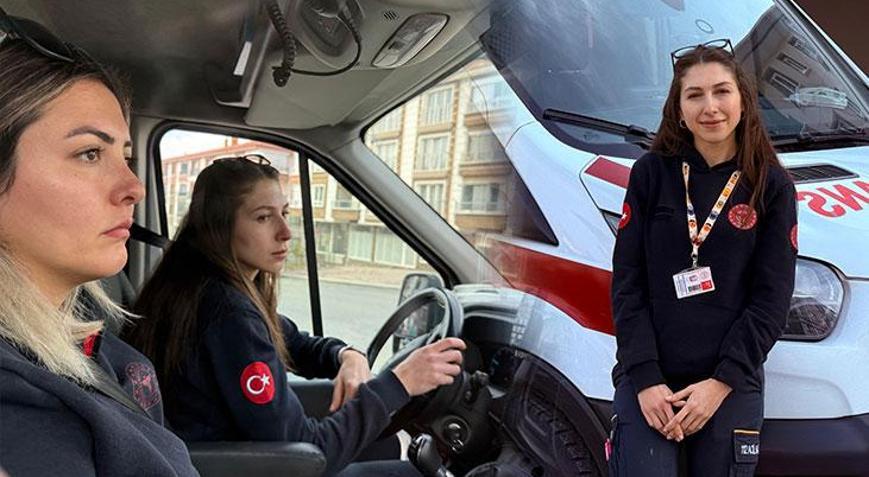 Trafikte ve olay yerinde hayat kurtarıyor Kadın Paramedik Müzeyyen her gün saniyelerle yarışıyor
