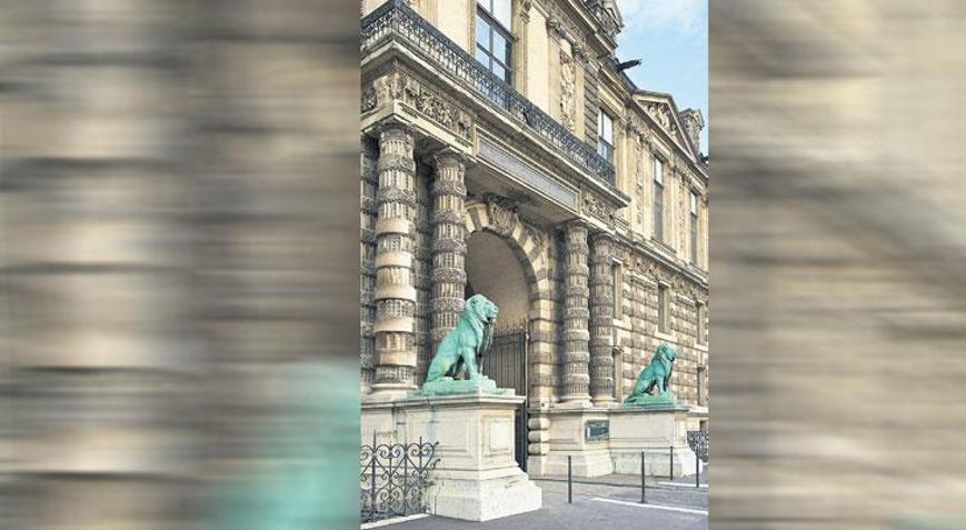 Louvre’u rahatlatacak ‘Aslan kapısı’