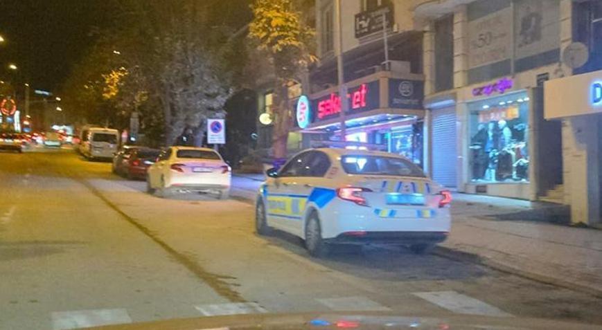 Bilecikte yan bakma dehşeti Bacağına saplı bıçağı çıkartıp karşısındakini ağır yaraladı