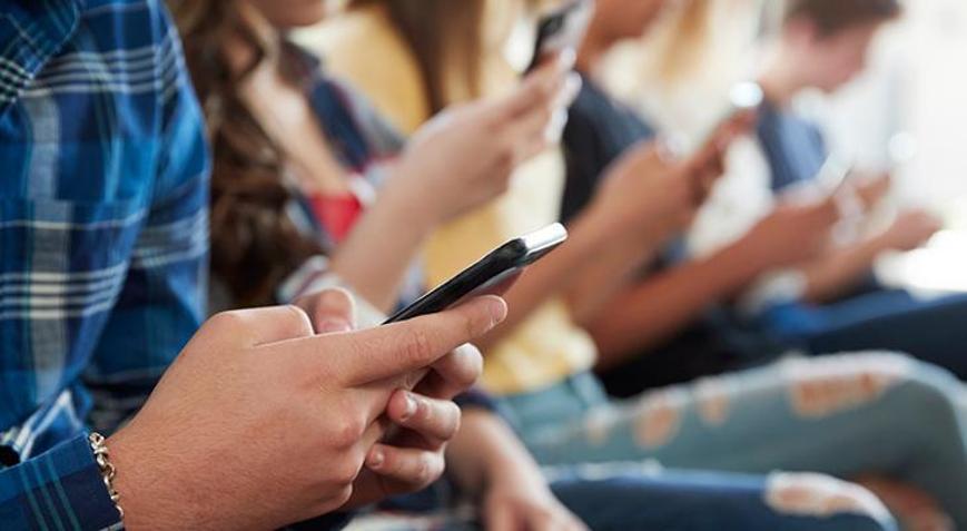 Meta harekete geçti 16 yaş altı gençlerin sosyal medya hesapları kapatılıyor