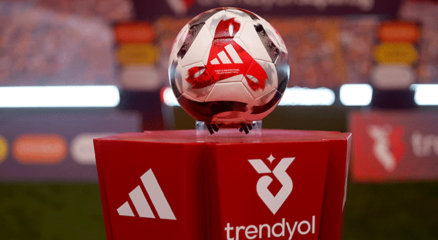 Süper Ligde yaprak dökümü devam ediyor