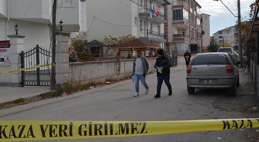 Damat dehşeti Kayınpederinin yaraladı, göğsünde bıçakla hastaneye kaldırıldı