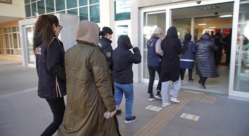 Edirne merkezli FETÖnün güncel öğrenci yapılanması operasyonunda adliyeye sevkler sürüyor