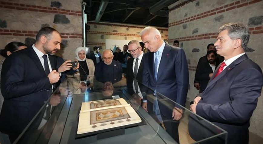 İstanbul’da tarihi buluşma 70 cilt mesnevi aynı sergide: Dünyada eşi yok