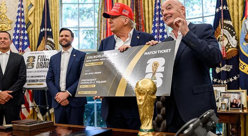 ABD Başkanı Trumpı sevindiren haber Nobeli alamadı ama FIFA Barış Ödülünü kaptı