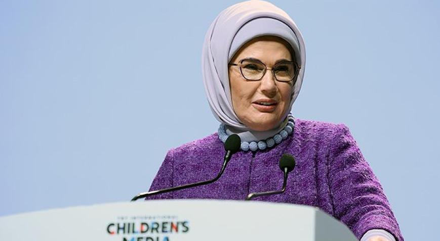 Emine Erdoğan: Ekran süresi günlük 6 saatin üzerinde