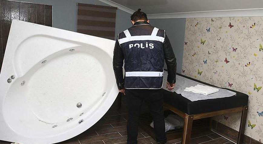 Bursada masaj salonlarına eş zamanlı operasyon: 13 kaçak çalışan yakalandı