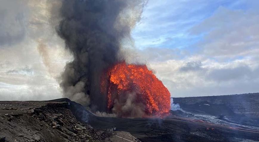 Kilauea yeniden uyandı Dünyanın en aktif yanardağı lav püskürtüyor